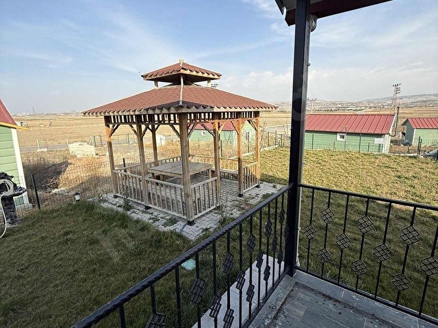 YAVRUCUKDA ASFALT YOL KENARI SİTE İÇERİSİNDE 2+1 MÜSTAKİL EV - Görsel 13