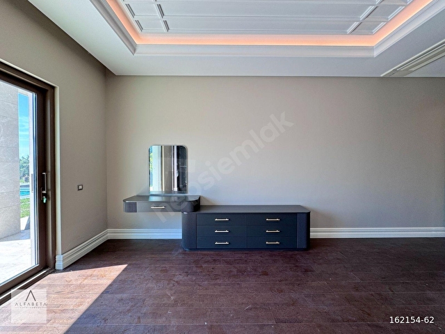 Didem Durukandan Göl İstanbulda Satılık 6+1 Eşyalı Villa - Görsel 21