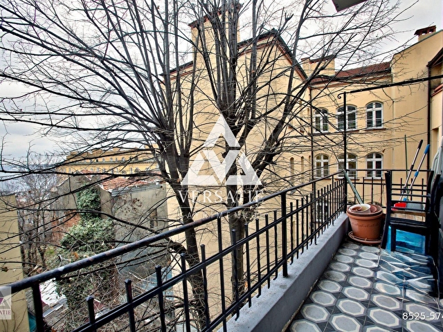 Galatada Manzaralı, 3+2 Yüksek Tavanlı Satılık Daire (180m2) - Görsel 2