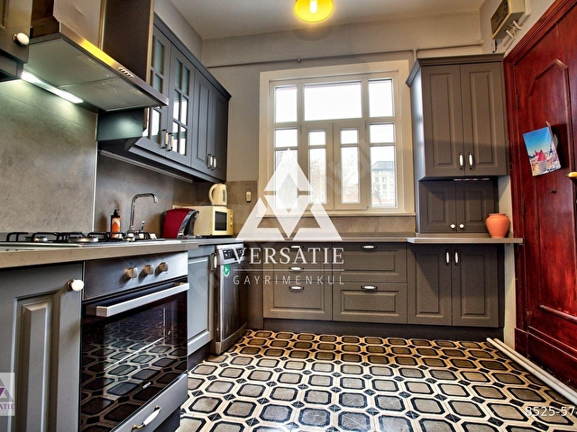 Galatada Manzaralı, 3+2 Yüksek Tavanlı Satılık Daire (180m2) - Görsel 10