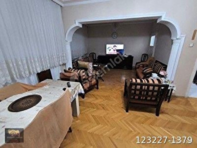 ANADOLU EMLAKTAN  CABA SOK.  2. KATTA ,3+1 TEN  BOZMA 2+1  SALON SALOMANJE GENİŞ ,FERAH DAİRE - Görsel 2