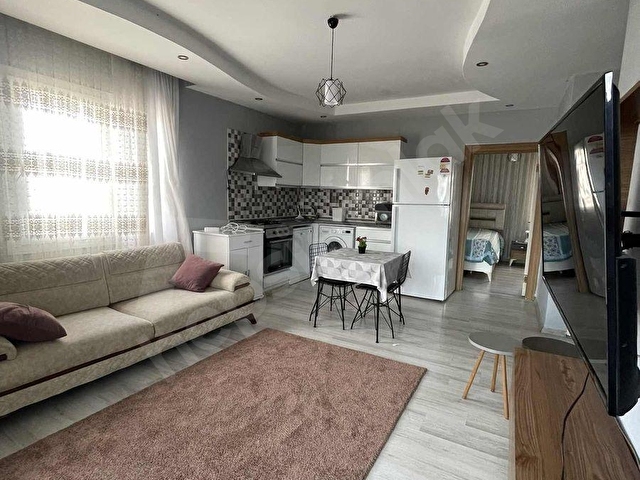 CADDE~ÜZERİ~1+1~FUL~EŞYALI~2~ADET~CAM~BALKONLU~GENİŞ~CAZİP~DAİRE