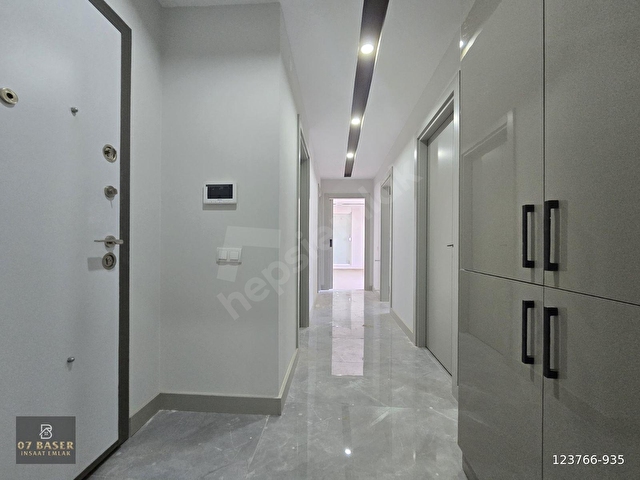 FEVZİÇAKMAKTA HAVUZLU SİTEDE 110 m2 2+1 SIFIR DAİRELER - Görsel 4