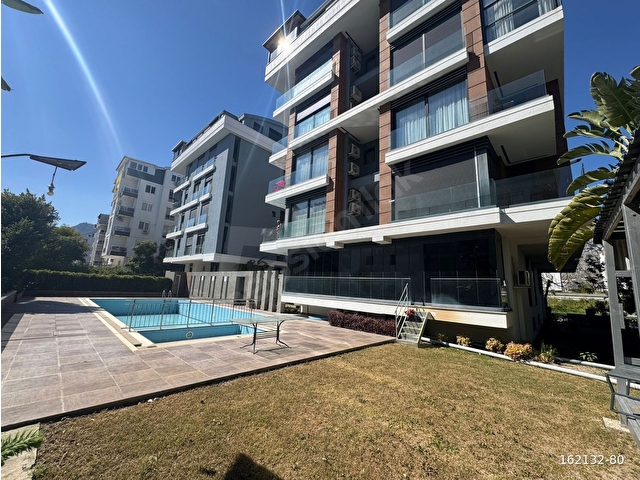 Antalya Konyaaltı’nda Site İçinde, Havuzlu 2+1 Ebeveyn Banyolu Daire - Görsel 6