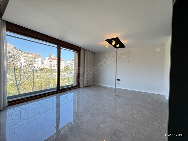 Antalya Konyaaltı’nda Site İçinde, Havuzlu 2+1 Ebeveyn Banyolu Daire - Görsel 11