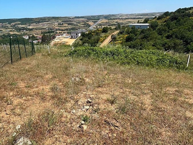 KESTANELİK’TE 250 m2. ÇAPLI MUVAFAKATNAMELİ TEPE KONUMDA TARLA - Görsel 2