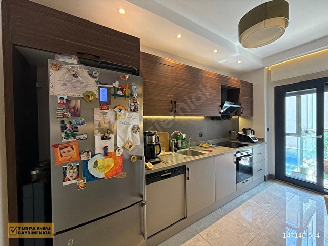 ÇİĞLİ ATATÜRK MAHALLESİNDE HAVUZLU SATILIK 2+1 DAİRE - Görsel 12