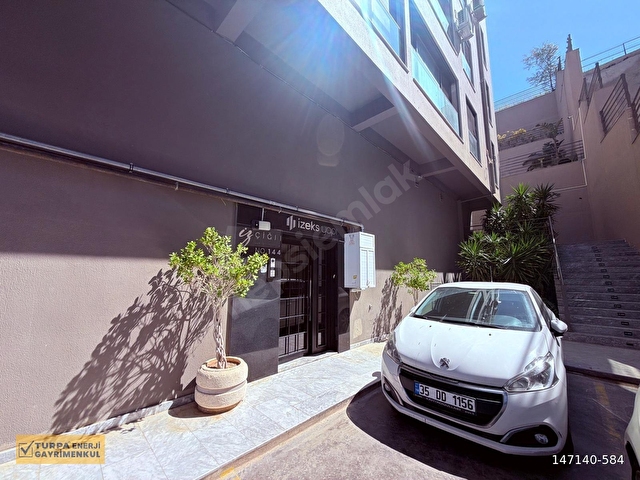 ÇİĞLİ ATATÜRK MAHALLESİNDE HAVUZLU SATILIK 2+1 DAİRE - Görsel 4