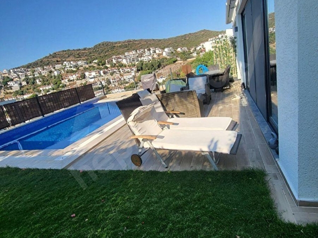 Boğaziçi Mahallesinde Yeni Yapılı Dublex Havuzlu Villa - Görsel 8