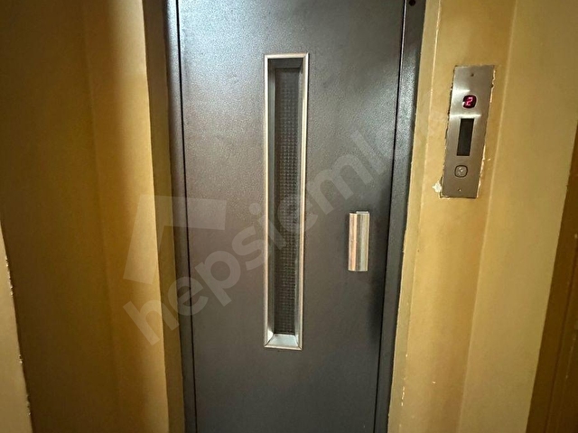 NETADAN KADIKÖYDE BOĞA MEYDANINA CEPHELİ SATILIK OFİS - Görsel 13