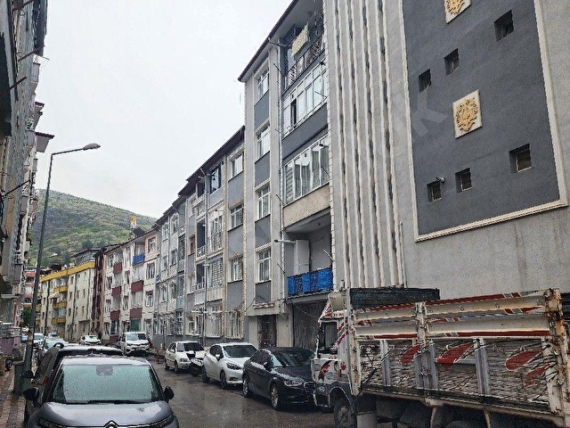 NKOLAY EMLAK TAN TOKAT ÇARŞI MERKEZİNDE KİRALIK 3+1 DAİRE - Görsel 2