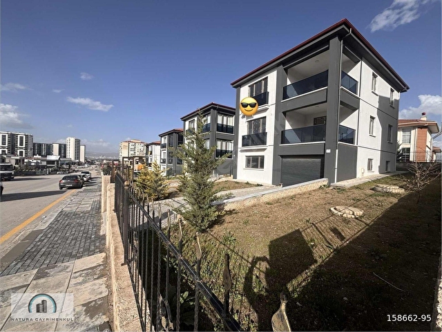 Naturadan Bağlıcada Merkezi Konumda Bağımsız Sıfır Villa 6+1