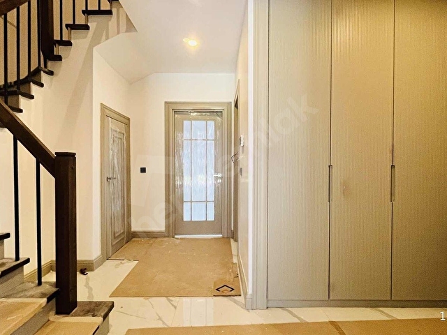 Silivri Selimpaşa Mahallesinde 4+1 Site İçi Kiralık Sıfır Villa - Görsel 14