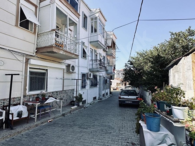 ATA 35 EMLAKtan Foça Merkezde Deniz Manzaralı Kiralık 2+1 Eşyalı Daire