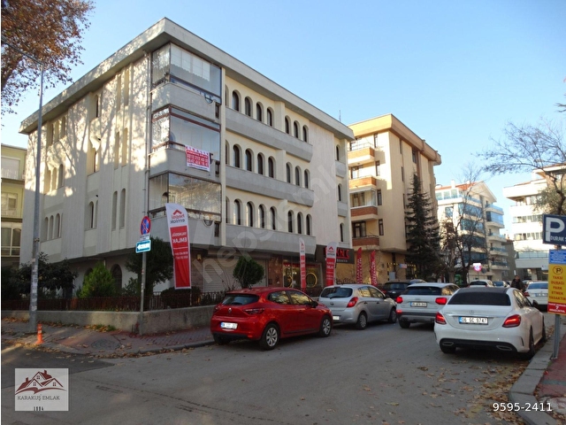 BAHÇELİEVLER CENGİZHAN CADDESİNDE ASANSÖRLÜ,KOMBİLİ, ARAKAKAT KÖŞE DAİRE