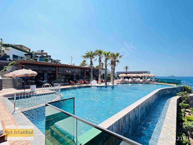 Yalıakavak Tilkicik Koyun da Denize Sıfır Satılık Villa.