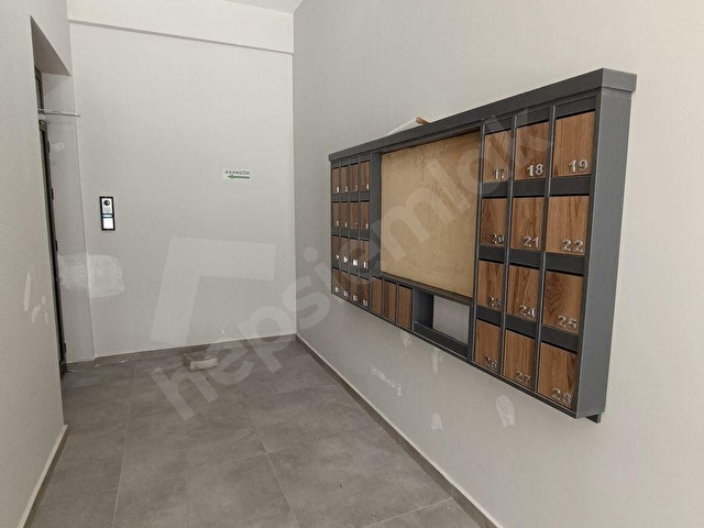 VARAN EMLAKTAN CADDE PORTDA SATILIK 1+1 DAİRE - Görsel 10