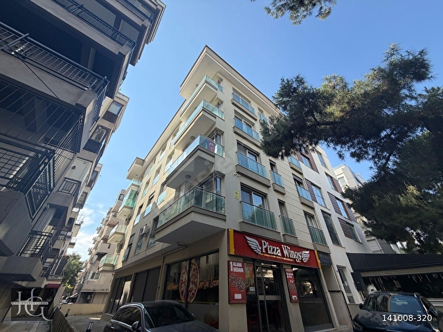 Bornova Metro Yakını Asansörlü Doğalgazlı Kısmı Eşyalı 3+1 Daire