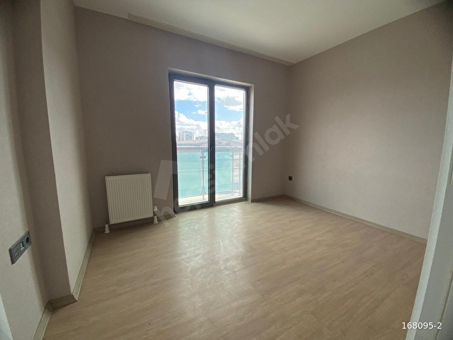 VARDAR GAYRİMENKULDEN AKIN 688 SİTESİNDE BOŞ 1+1 SATILIK DAİRE - Görsel 8