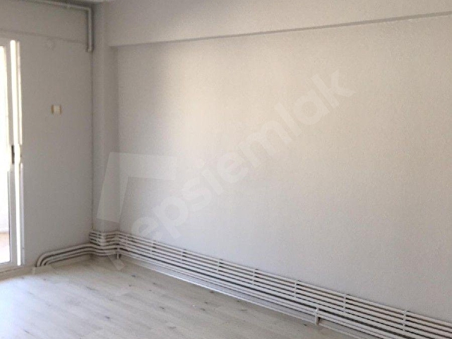 NERGİZ de.Bakımlı ,ASANSÖRSüZ, DOGALGAZ LI, son kat ,3+1,temiz,145 M2 - Görsel 2