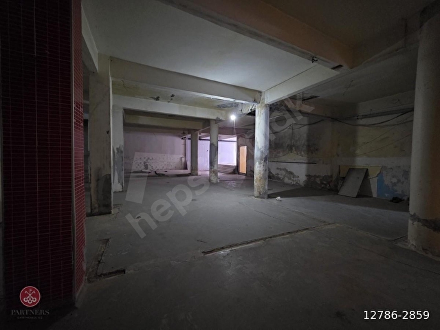 4.Levent Metro Yanı 250 m² Çift Girişli Geniş Ticari Alan - Görsel 15