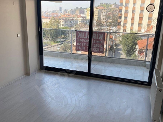 28000 tl İZMIR BAYRAKLI EMEK MAHALLESI’NDE 2 + 1 ARA KAT ASANSÖRLÜ KALORIFERLI DAIRE - Görsel 7