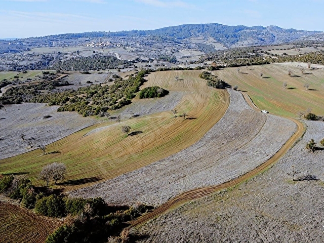 BALIKESİR DURSUNBEY GÖKÇEDAĞ KÖYE YAKIN YOLA CEPHE 6425MT ARAZİ - Görsel 30