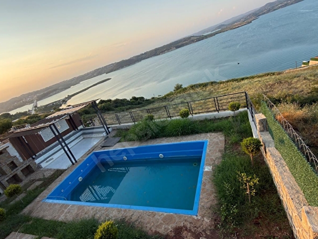 Bayram Hacılı da Havuzlu Göl Manzaralı Villa - Görsel 6
