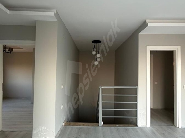 Bayram Hacılı da Havuzlu Göl Manzaralı Villa - Görsel 8