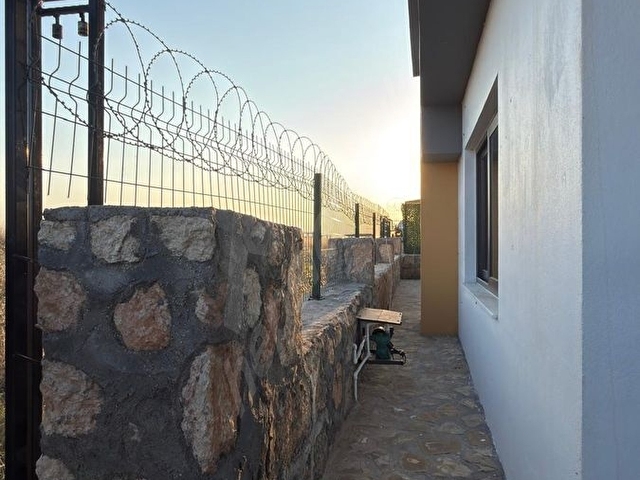 Bayram Hacılı da Havuzlu Göl Manzaralı Villa - Görsel 9