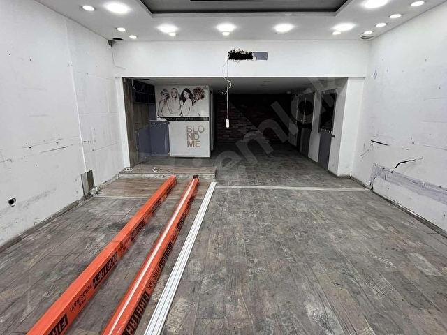 YOĞUN YAYA VE ARAÇ TRAFİĞİ! 120 M² CADDE ÜZERİ KİRALIK DÜKKAN - Görsel 4