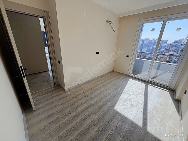 BEYAZDAN İLKEMDE SAHİLDE SİTEDE 1+1 YENİ BİNADA ÖN CEPHE BAL - Görsel 6