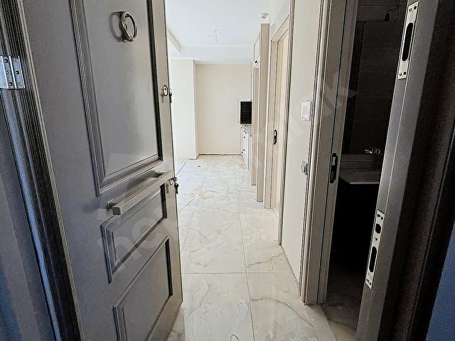 BEYAZDAN İLKEMDE SAHİLDE SİTEDE 1+1 YENİ BİNADA ÖN CEPHE BAL - Görsel 8