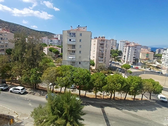 NARLIDERE HUZUR MAHALLESİNDE DENİZ MANZARALI 3+1 SATILIK DAİRE - Görsel 4