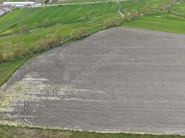 Nakkaşta 661m² Çaplı Arsa 18 Metrelik Yola Cephe Hastane Dibinde - Görsel 2