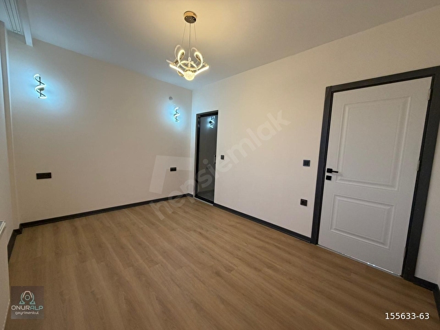 Yüksek Katlı Sitede Geniş Metrekareli Full+Full Kiralık Daire - Görsel 2