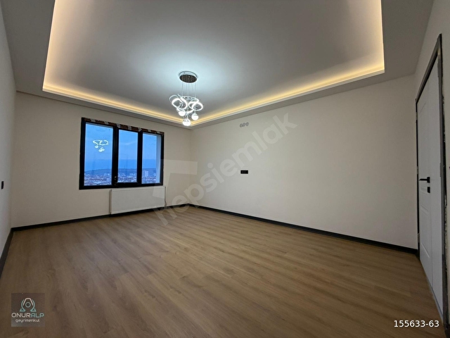 Yüksek Katlı Sitede Geniş Metrekareli Full+Full Kiralık Daire