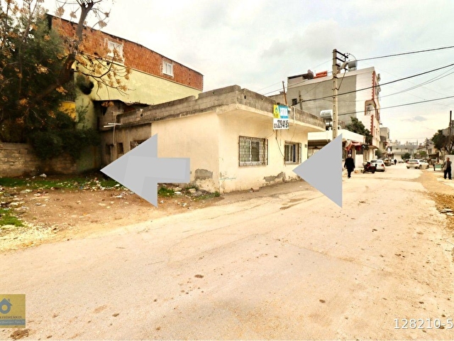 DEMİRTAŞDA CADDEYE YAKIN KÖŞE 200 m2 ARSA ÜZERİNDE2+1 EV MEVCUT BAHÇESİ VAR SATILIK