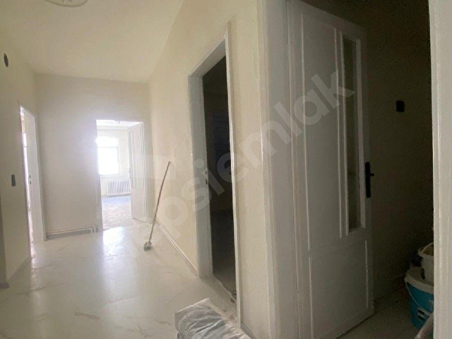 Kürkçüoğlu Emlak tan Merkezde 1 Kat 3+1 145m2 Satılık Daire - Görsel 10
