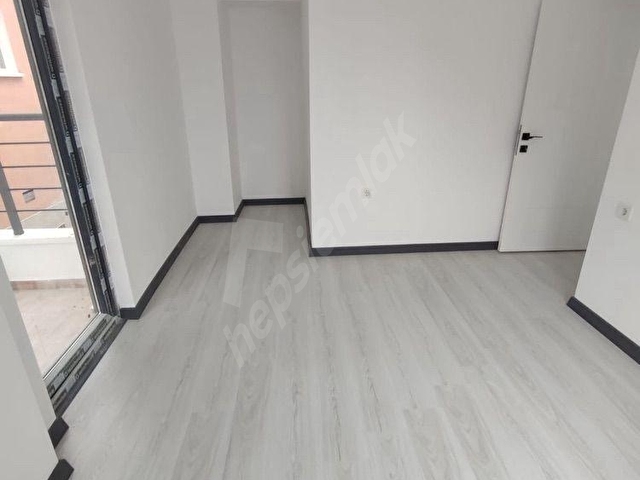 SEYRANBAĞLARINDA KOLEJ YAKINI YENI BINA ASANSÖRLÜ 2 + 1 KIRALIK - Görsel 2