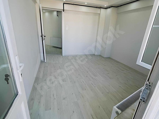 Topçuasım da en merkezi konumda 2+1 arakat tadilatlı daire - Görsel 9