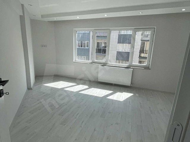 Topçuasım da en merkezi konumda 2+1 arakat tadilatlı daire - Görsel 23