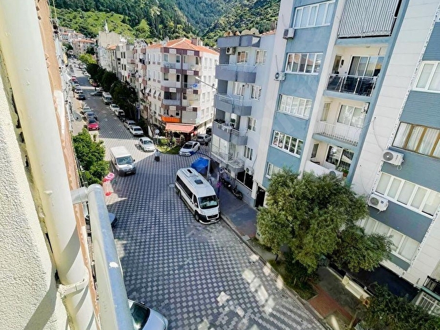 Topçuasım da en merkezi konumda 2+1 arakat tadilatlı daire - Görsel 2