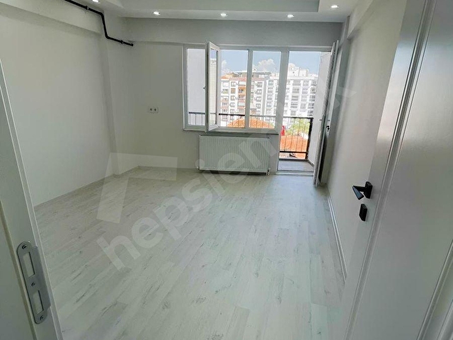 Topçuasım da en merkezi konumda 2+1 arakat tadilatlı daire - Görsel 12