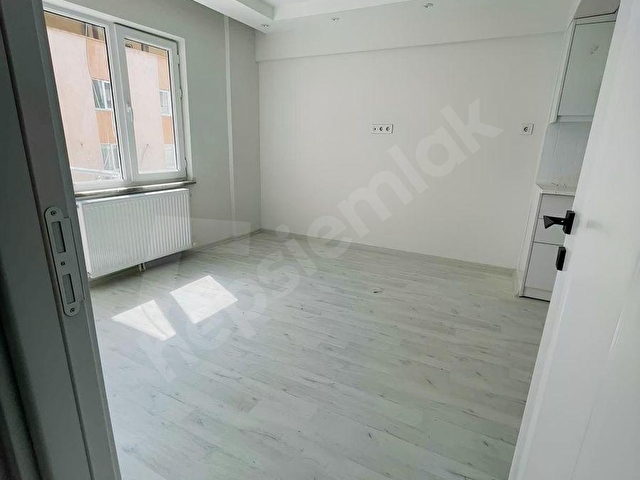 Topçuasım da en merkezi konumda 2+1 arakat tadilatlı daire - Görsel 24
