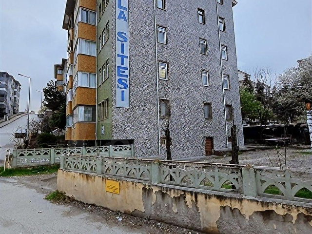 5000 EVLER CUMHURİYET MAH.DAMLA SİTESİNDE SATILIK 3+1 DAİRE - Görsel 2