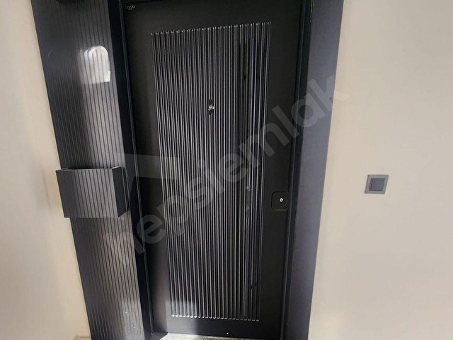 KONCENTER İŞ MERKEZİNDE CADDE CEPHELİ SATILIK OFİS - Görsel 12