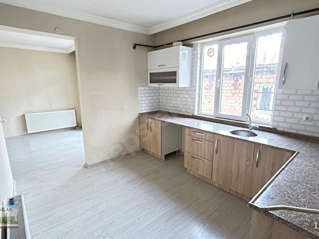 KIZAK HEYKELİ ARKASINDA AÇIK BALKONLU 2+0 KİRALIK DAİRE