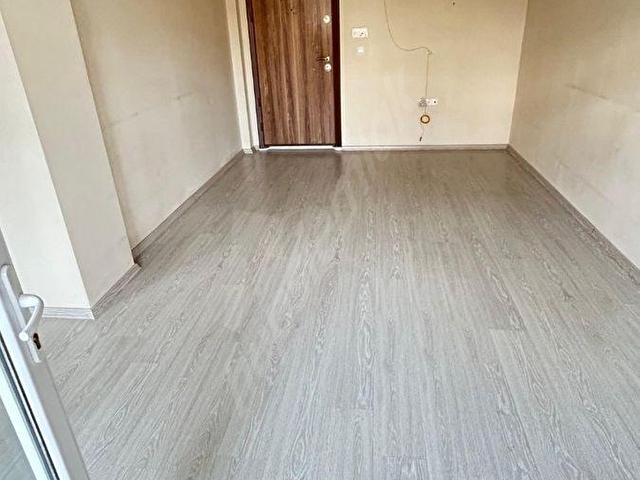 KIZAK HEYKELİ ARKASINDA AÇIK BALKONLU 2+0 KİRALIK DAİRE - Görsel 6