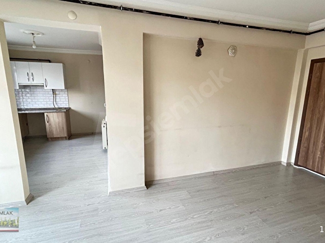 KIZAK HEYKELİ ARKASINDA AÇIK BALKONLU 2+0 KİRALIK DAİRE - Görsel 4